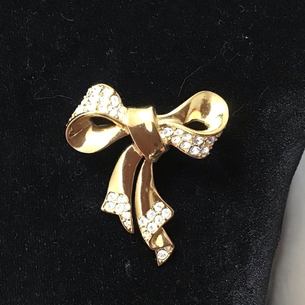Vintage Monet Signed Brooch